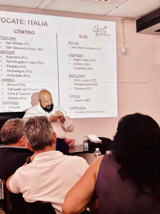 Formazione in aula con il personale di Spazio Conad Grottammare